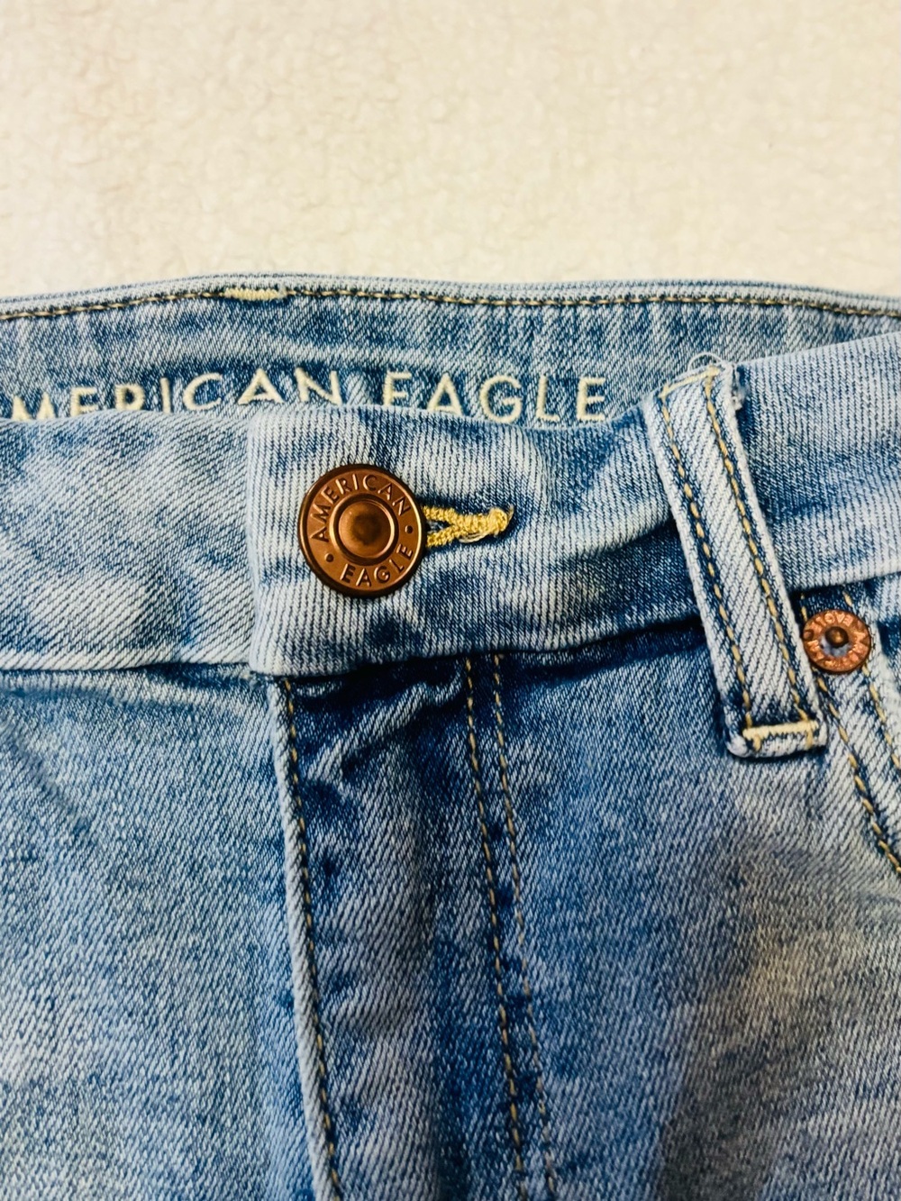 American Eagle Outfitters Distressed Shorts Size 4 EUC - Picture 4 of 13